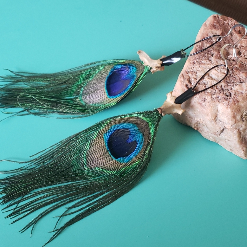 Peacock + snake 🦚🐍 vertebrae earrings